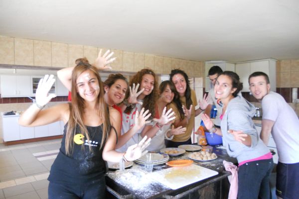 voluntarios-cocinaAD832F4E-E54A-043D-CD50-90AA0D00D43D.jpg